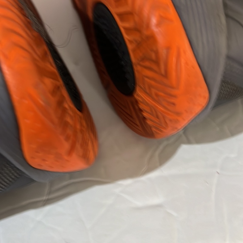 Nike Zoom Hyperfuse Size 5 - image 6